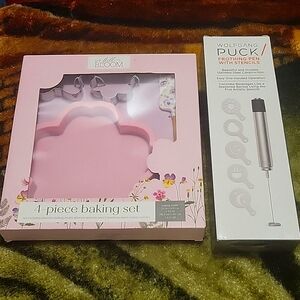 4 piece baking set and frothing pen with stencils